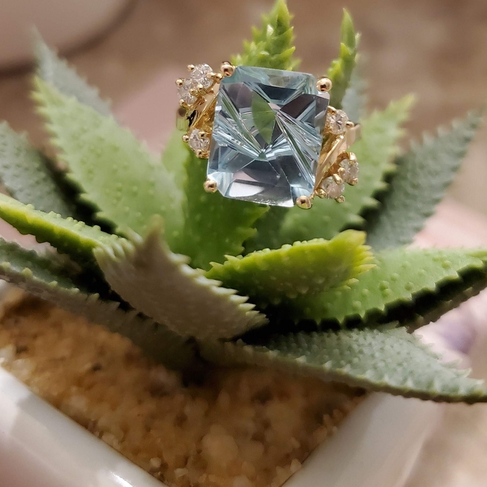 Estate 14k natural topaz and diamond ring